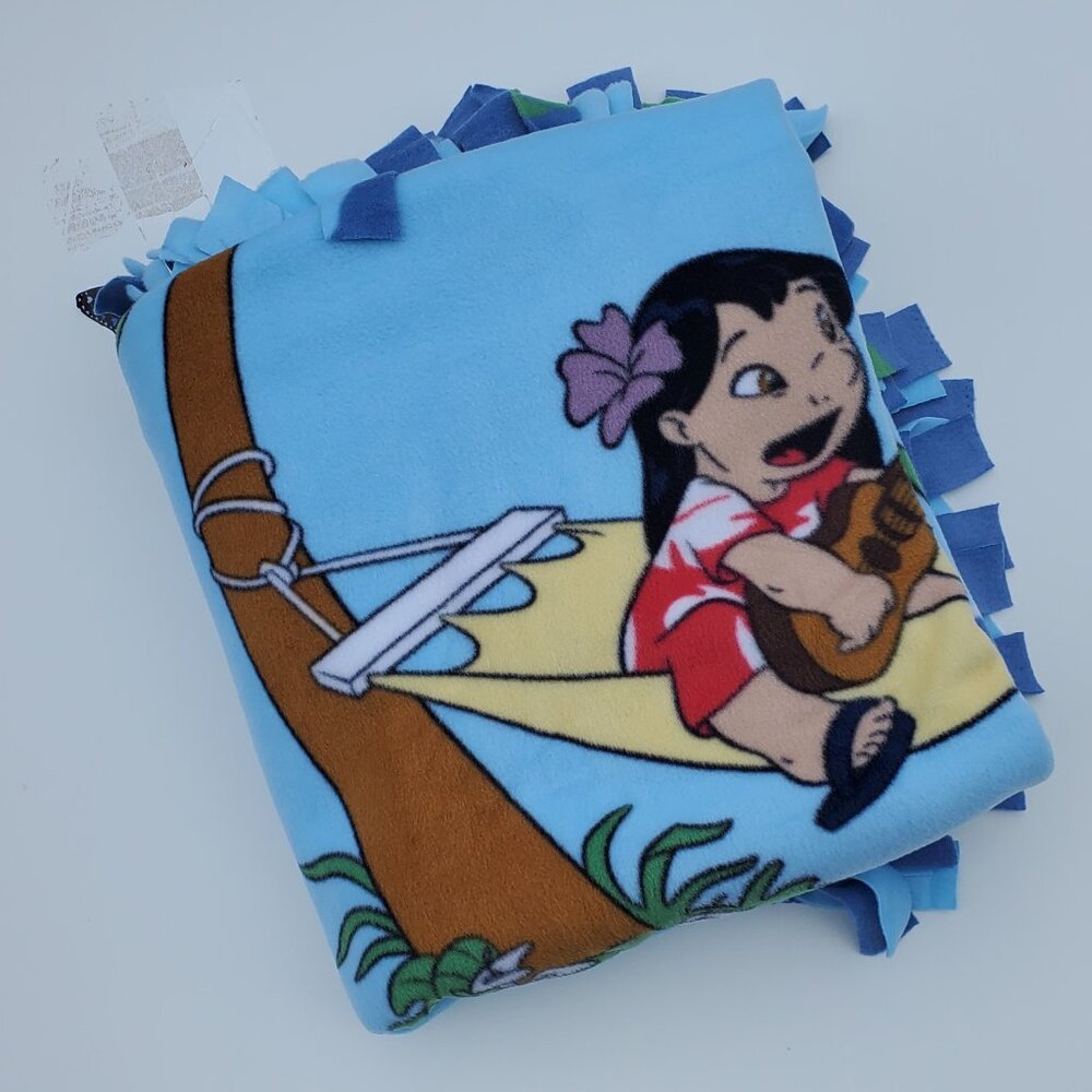 Lilo & Stitch Olanah Lilo & Stitch Reversible No-Sew No-Knot Fleece Blanket – 64